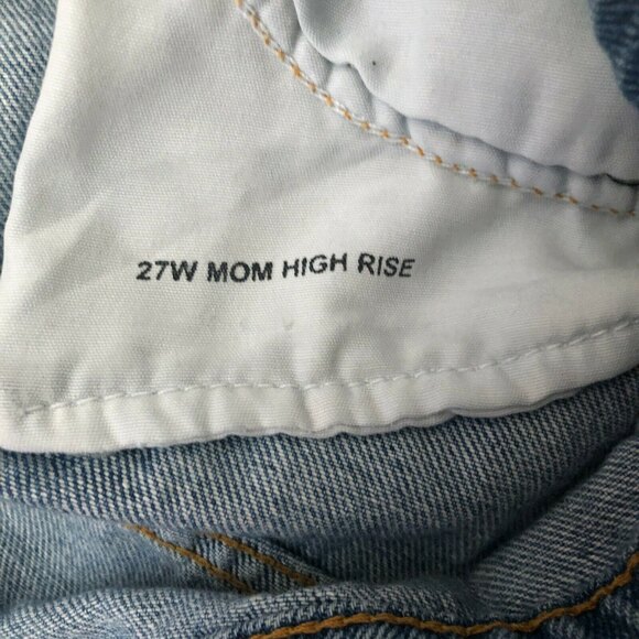 Urban Outfitters BDG Mom Jeans Women’s Size 27 Light Wash Distressed High Rise - Picture 5 of 12